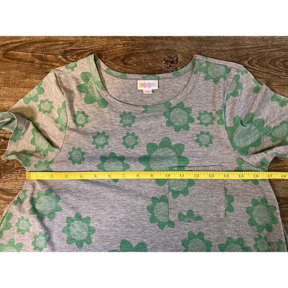 NWT LuLaRoe Carly 1 Pocket T-shirt Dress Grey With Green Flowers XS - Picture 6 of 9
